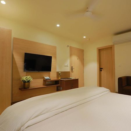 Hotel 16 Delhi  Bagian luar foto
