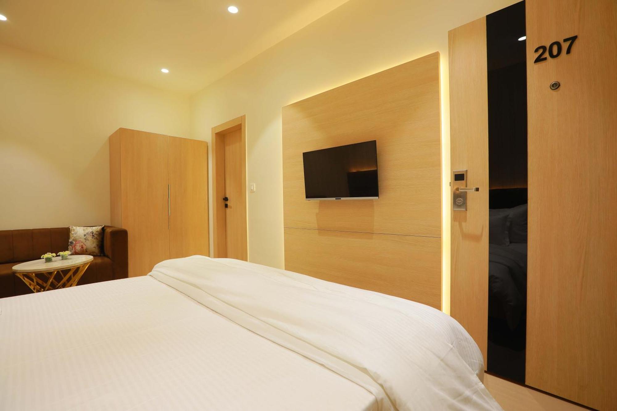 Hotel 16 Delhi  Bagian luar foto