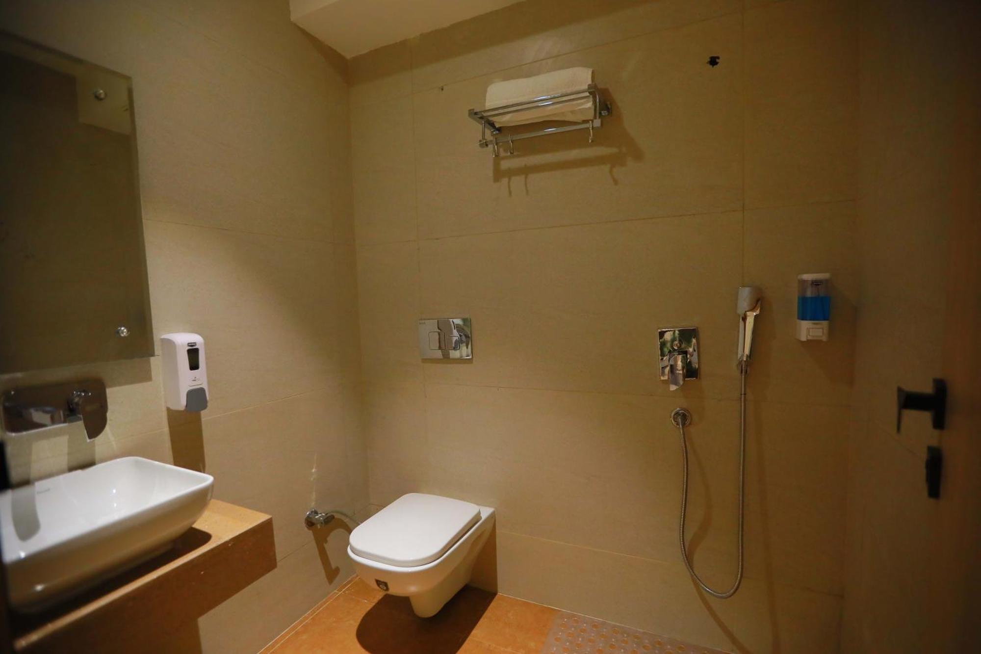 Hotel 16 Delhi  Bagian luar foto